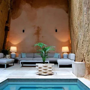 4* Hotel Mostatxins